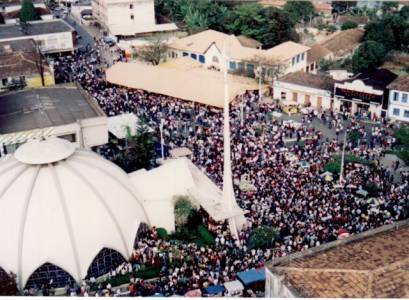 Vista do lago da barragem