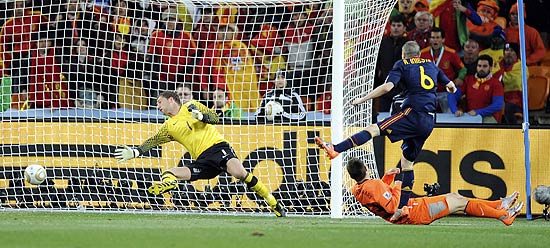 Espanha e Holanda revivem final de 2010 na abertura do grupo B